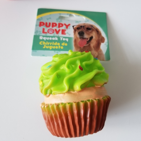 1 left Blue Squeak Cupcake Dog Toy New - Picture 7 of 16